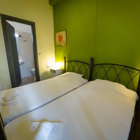 Pensionat Rentrooms 3*
