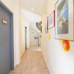 Pensión Rentrooms 3*