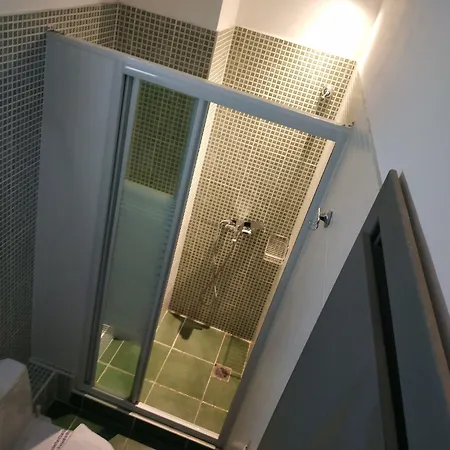 Rentrooms Konukevi Selanik