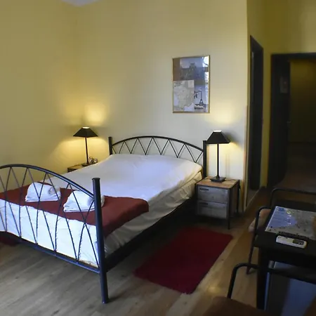 Guest house Rentrooms 3*