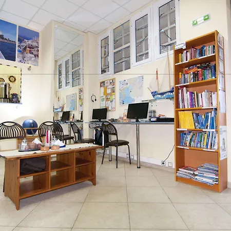 رينتروومز ثيسالونيكي بيت ضيافة